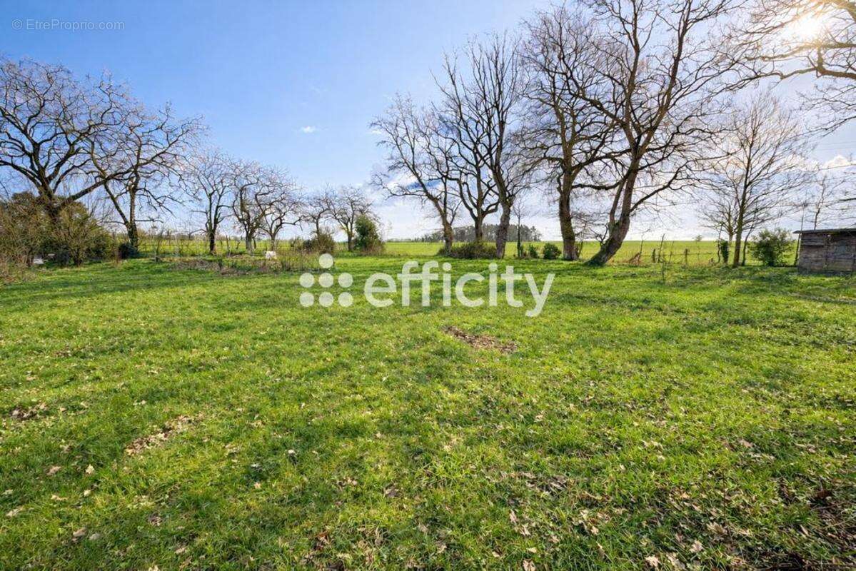 Maison à PIRE-SUR-SEICHE