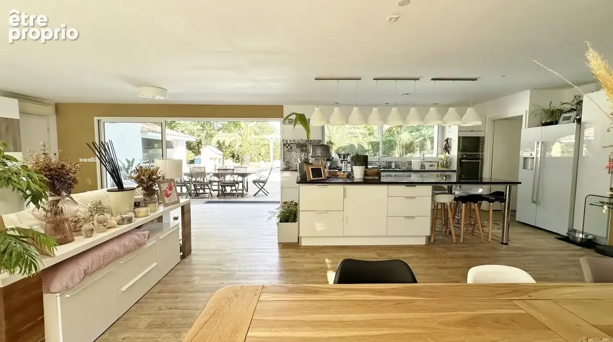 Propriete de 2 villas une de 9 pieces et une de 3 pieces pour un total  de 310 m2 - photo 8