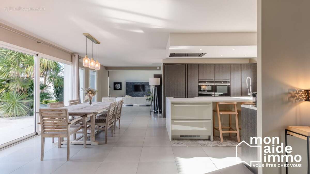 Maison à FARGUES-SAINT-HILAIRE