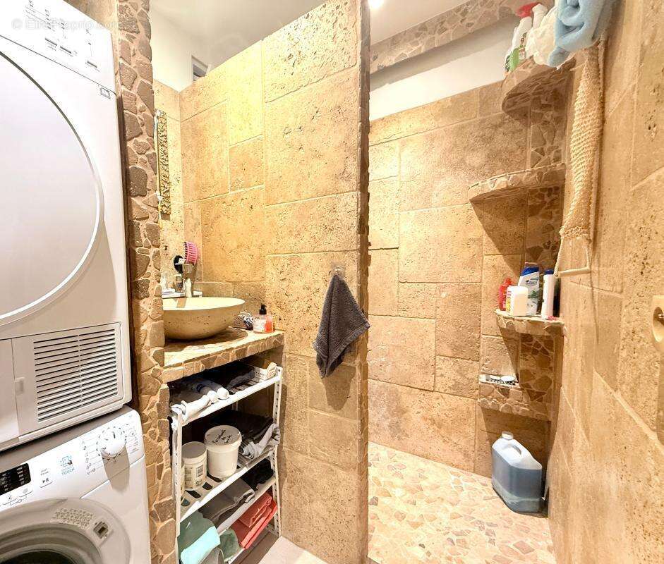 Appartement à SAINTE-FOY-LES-LYON