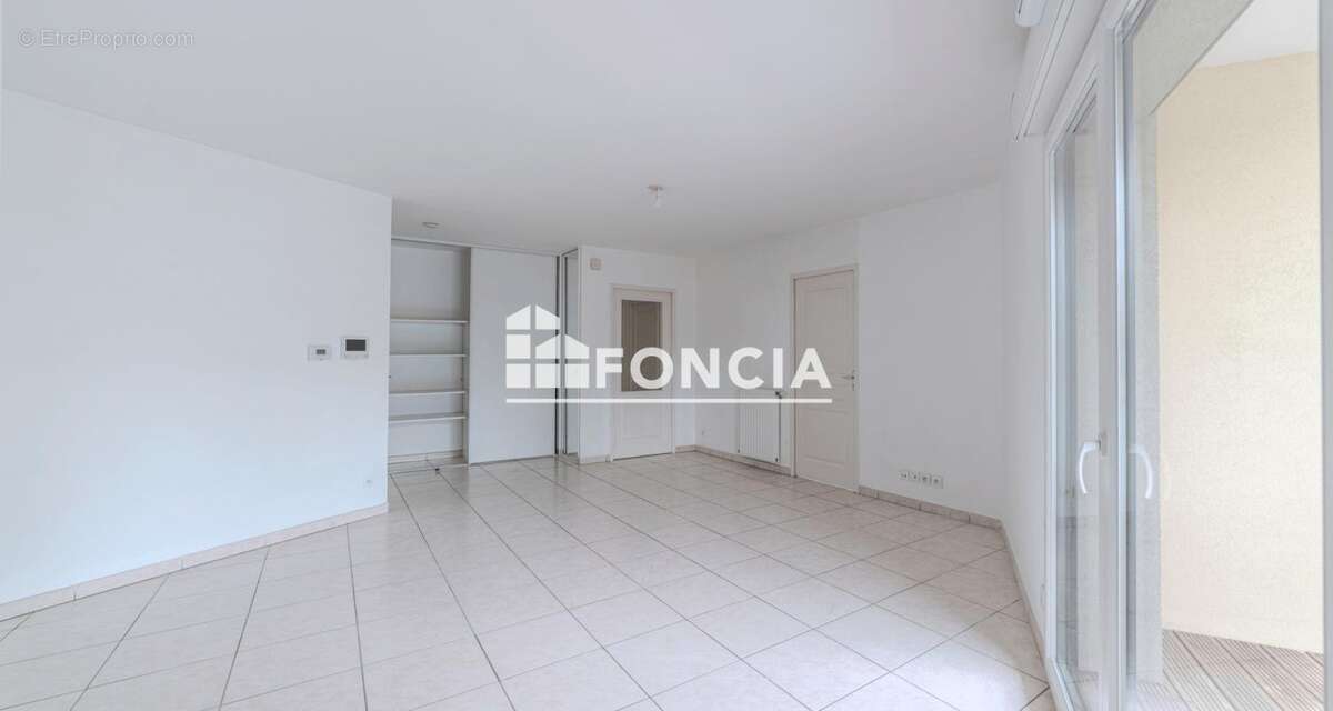 À vendre appartement T4 lumineux avec balcon et garage box – Proche centre de Neuville-sur-Saône - photo 5