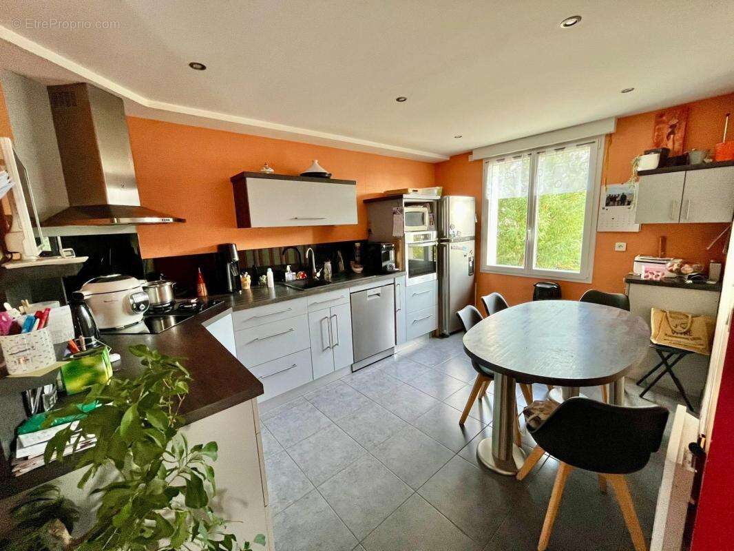 Maison 7 pièces 144 m² 5 chambres - photo 2