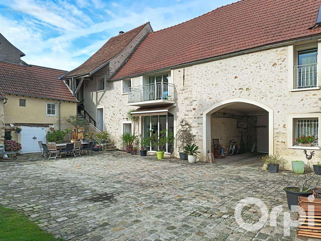 Maison à BALLAINVILLIERS