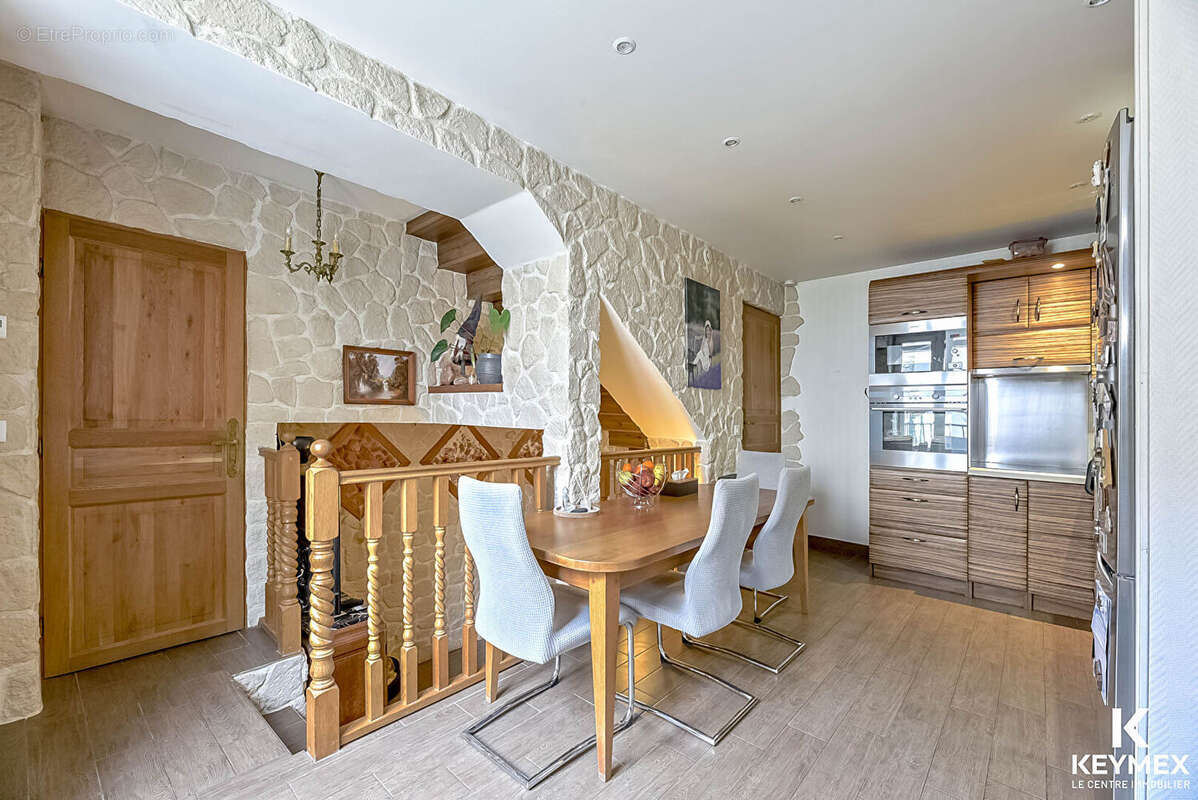 Maison à FREPILLON