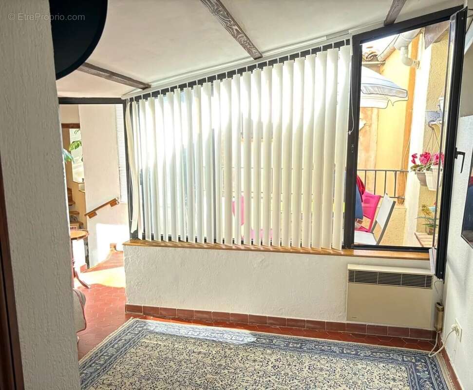 Appartement à BERRE-LES-ALPES
