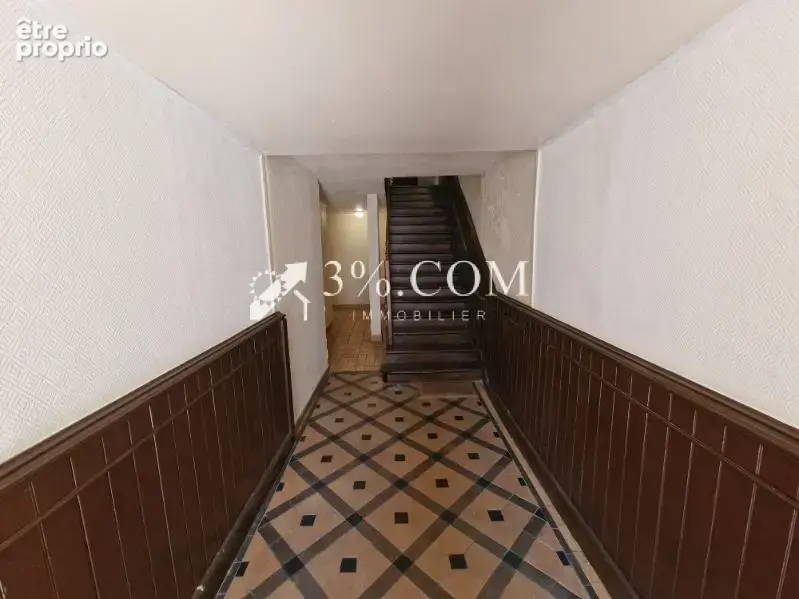 IMMEUBLE DE RAPPORT  Commerces et 8 appartements - photo 8