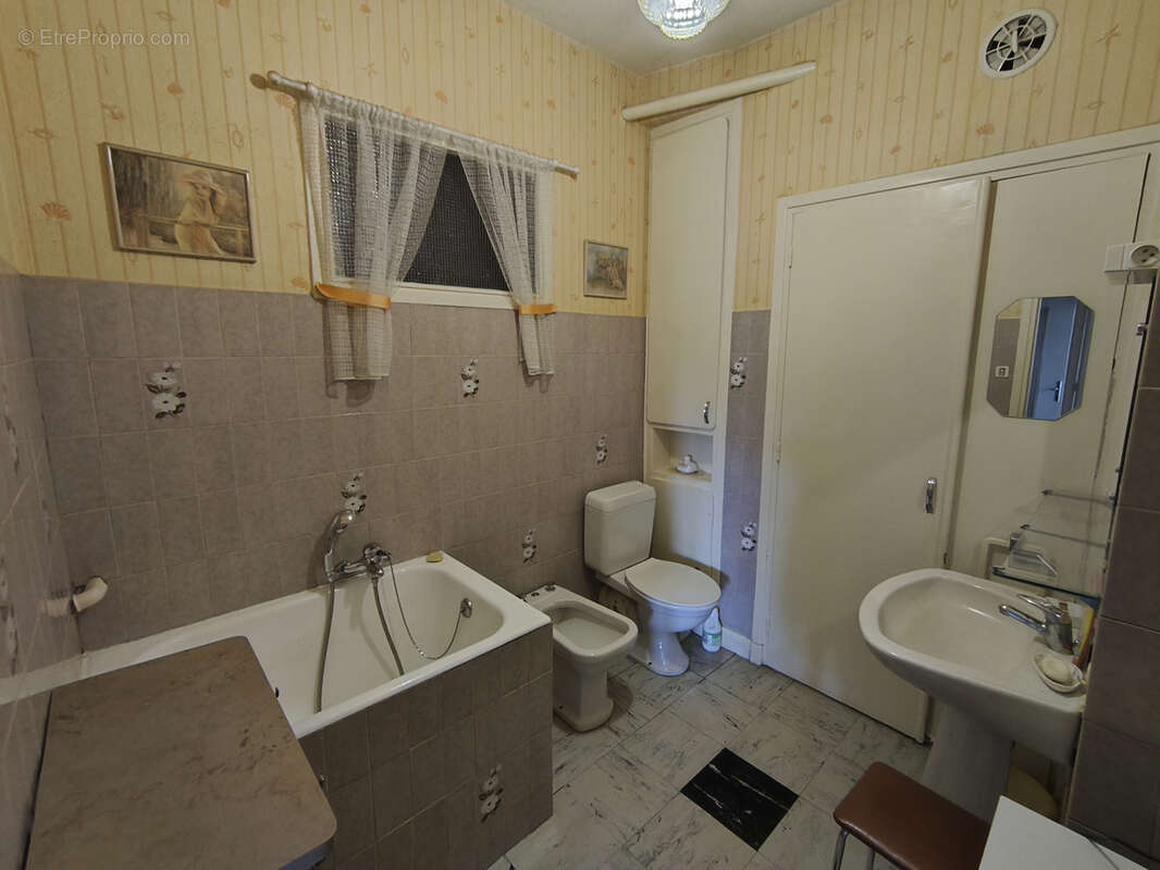 Maison à SAINT-REMY-SUR-DUROLLE