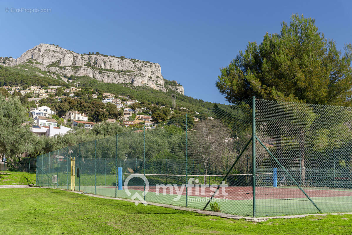 Appartement contemporain avec piscine et tennis. - photo 24