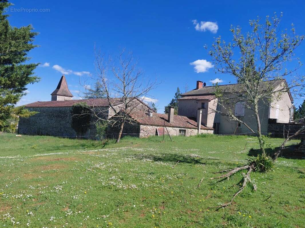 Maison à AUJOLS