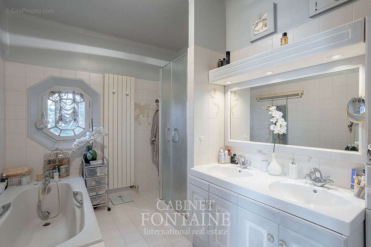 Maison à CREVECOEUR-LE-GRAND