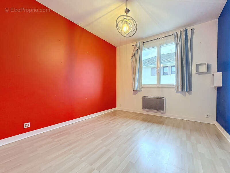 Maison à SAINT-GENIS-POUILLY