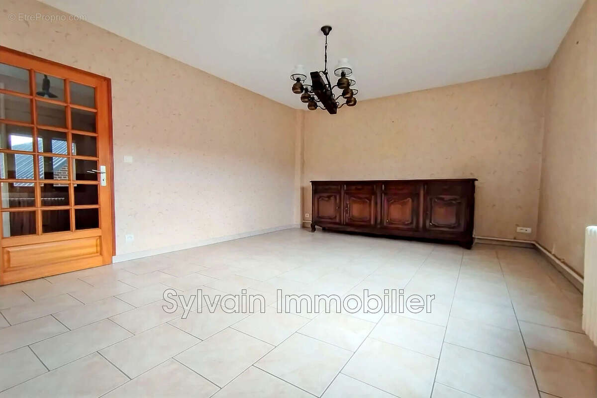 Maison à FORMERIE