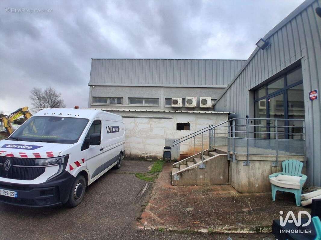 Photo 2 - Commerce à TREBES