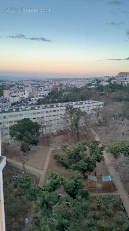 Appartement à SAINT-DENIS