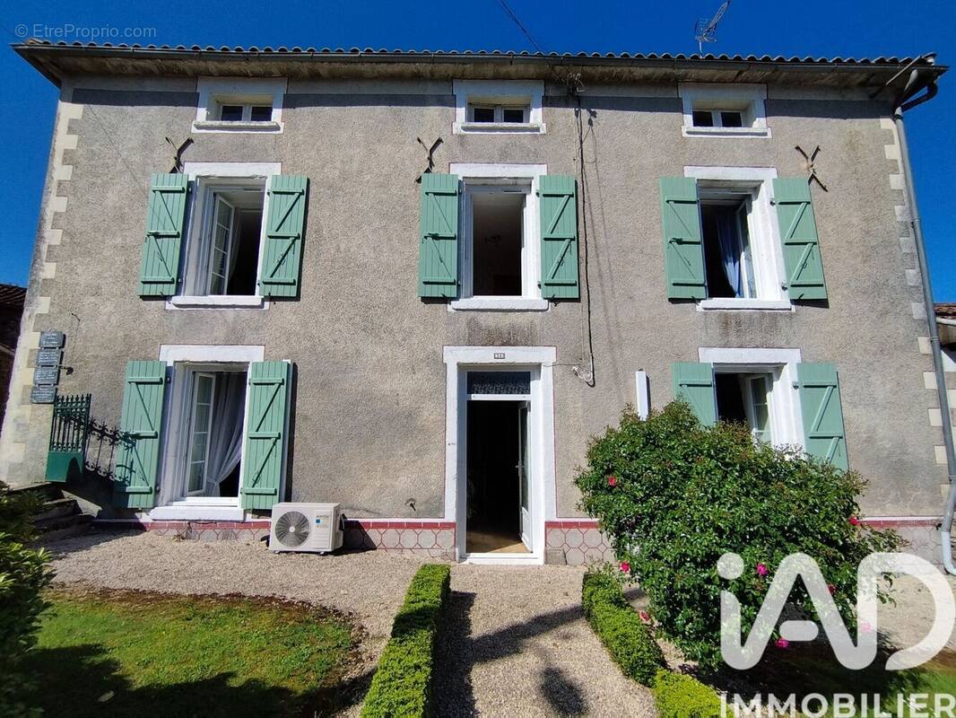 Photo 1 - Maison à SAINT-PAUL-EN-GATINE