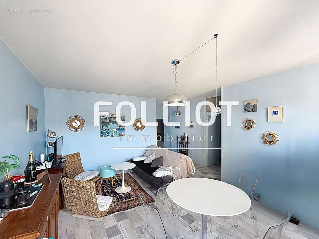 A vendre Appartement 3 pièces au centre-ville de Granville - Réf. 12424AH - photo 2