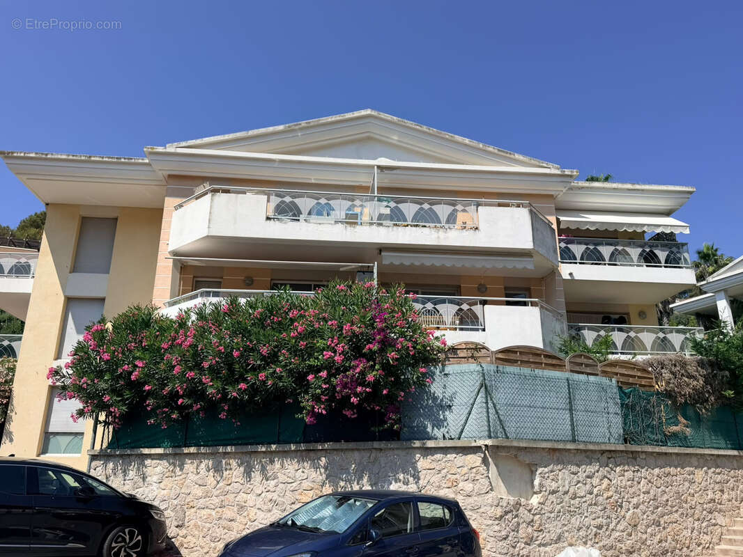 Appartement à ROQUEBRUNE-CAP-MARTIN