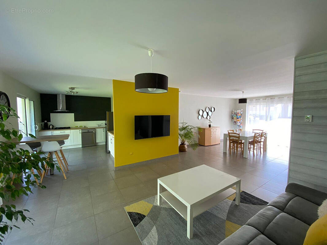 Maison à LE PIN-EN-MAUGES