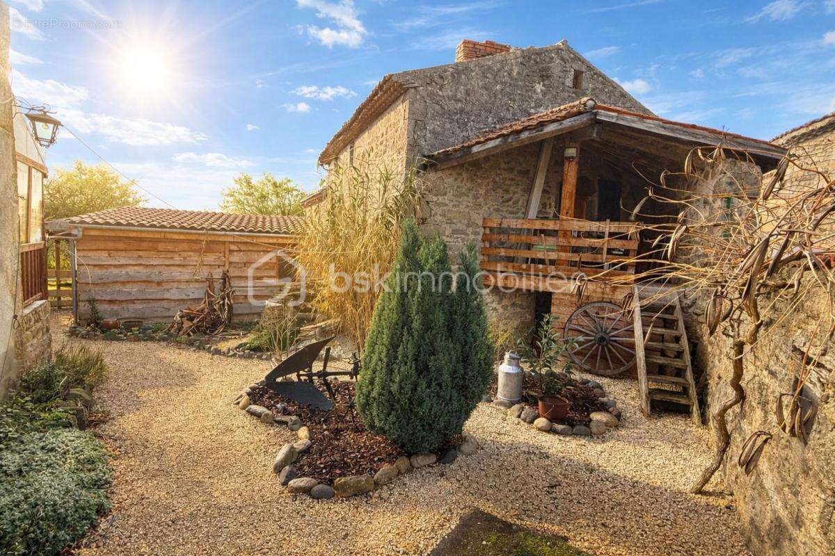 Maison à ISSERTEAUX