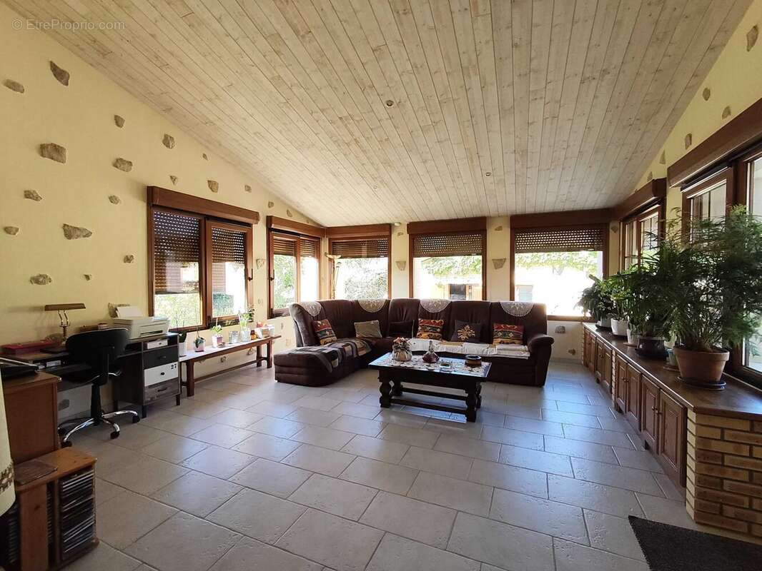 Maison à CHASSENEUIL-SUR-BONNIEURE