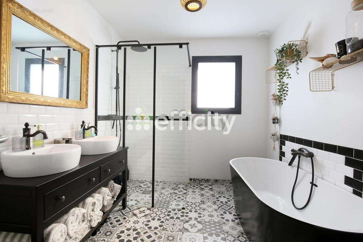 Maison à SAINTE-FOY-D&#039;AIGREFEUILLE