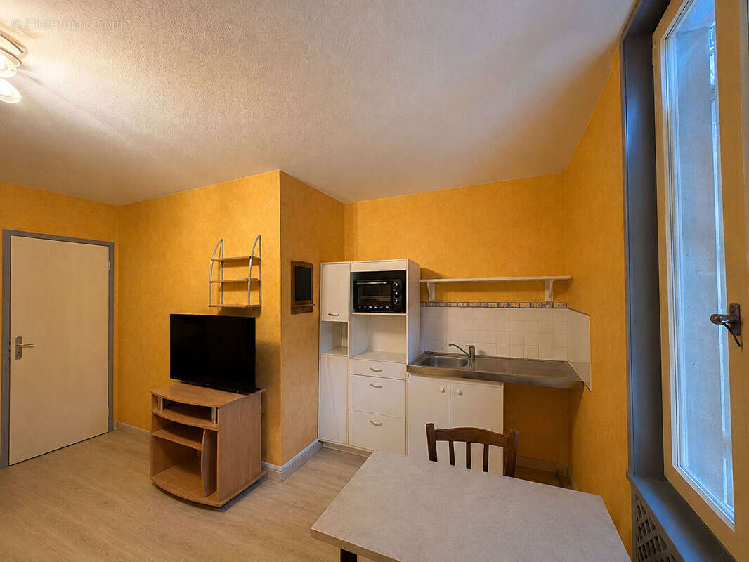 Studio meublé, Lons Le Saunier 1 pièce(s) 21,30m² - photo 2