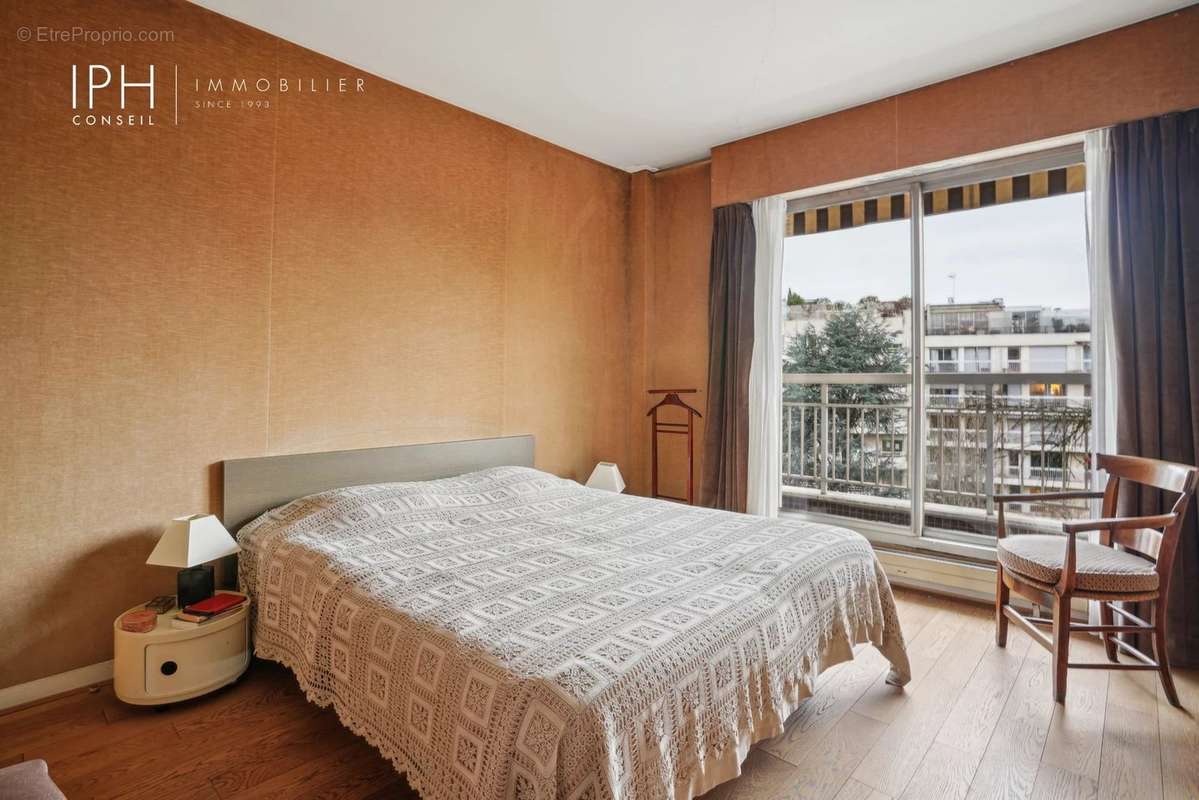 Appartement à NEUILLY-SUR-SEINE