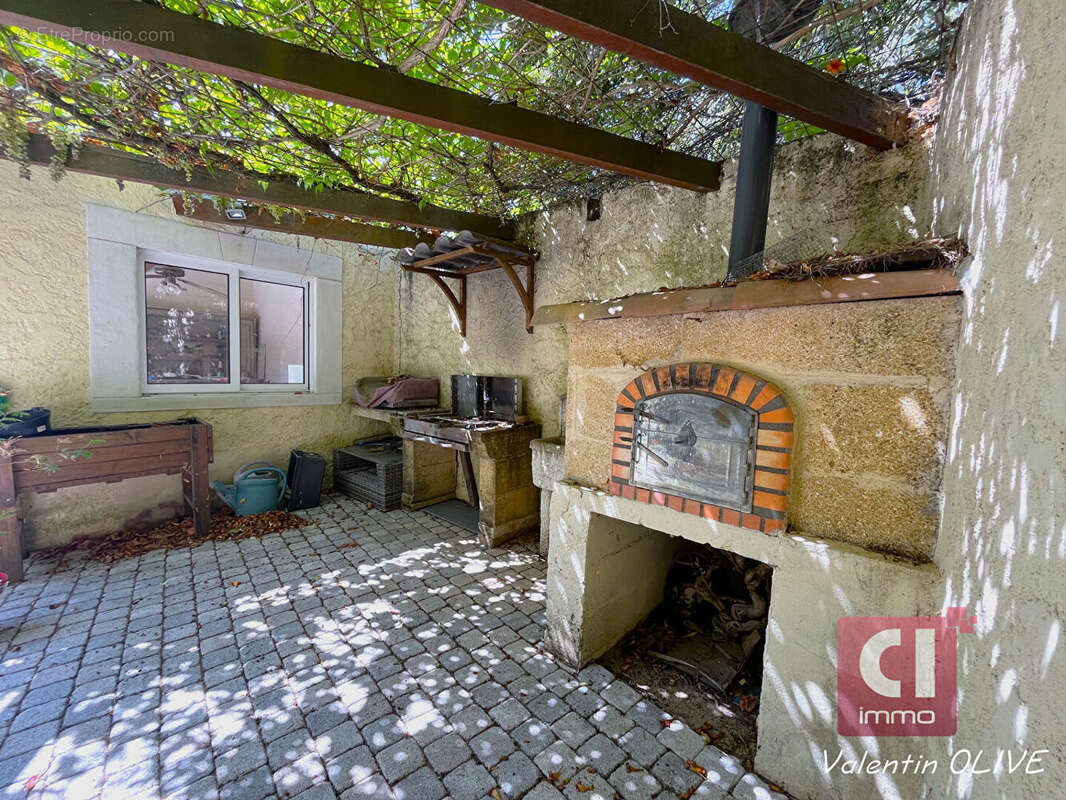 Maison La Roquebrussanne 6 pièces 190 m2 avec dépendance. - photo 15
