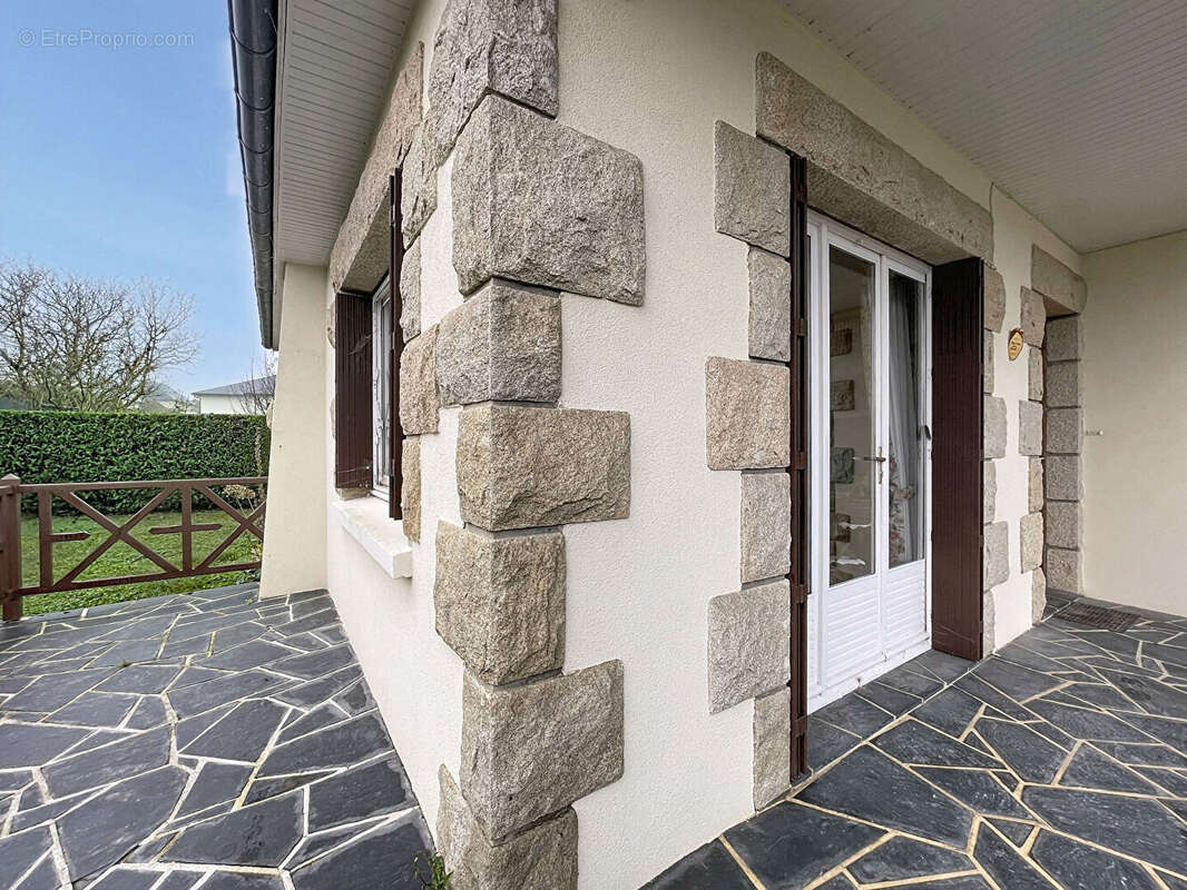 Maison à MINIAC-MORVAN