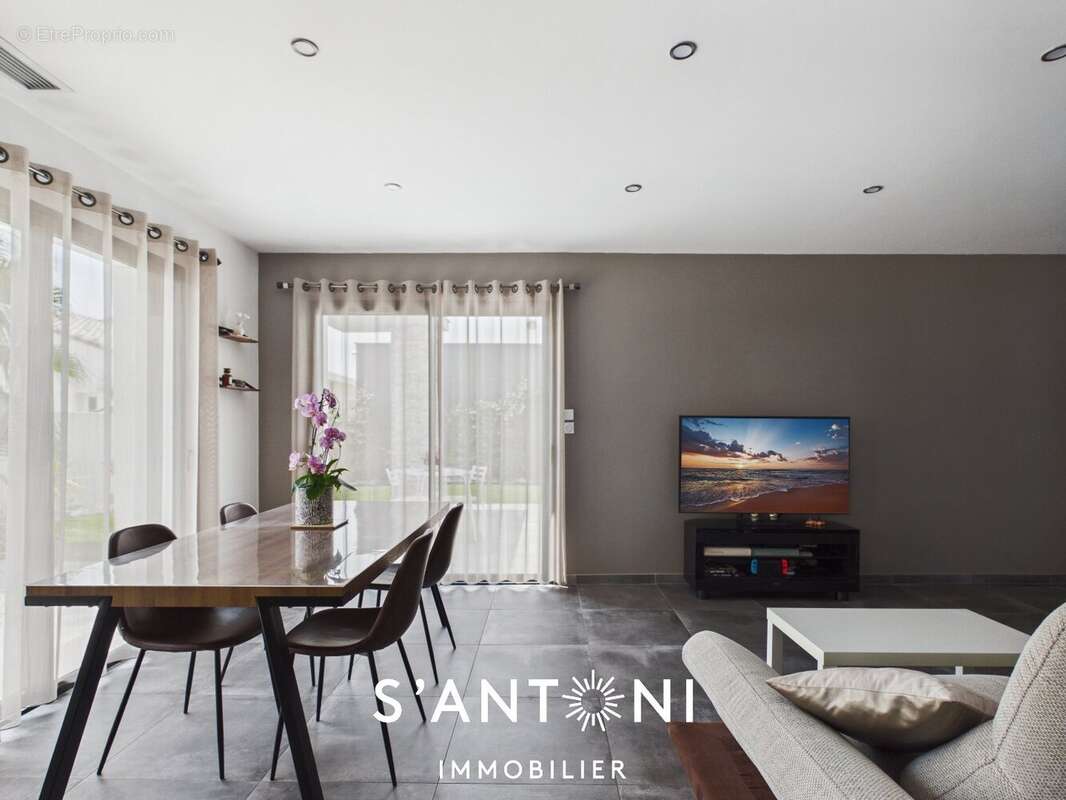 Maison 119 m² à Vias  - photo 18