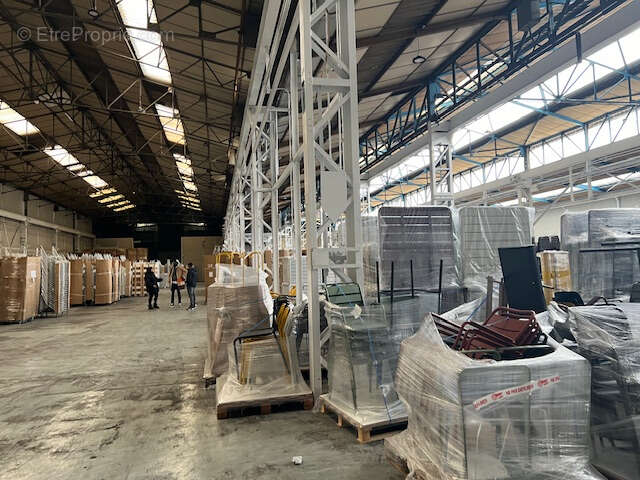 Commerce à SAINT-CLAIR-DU-RHONE