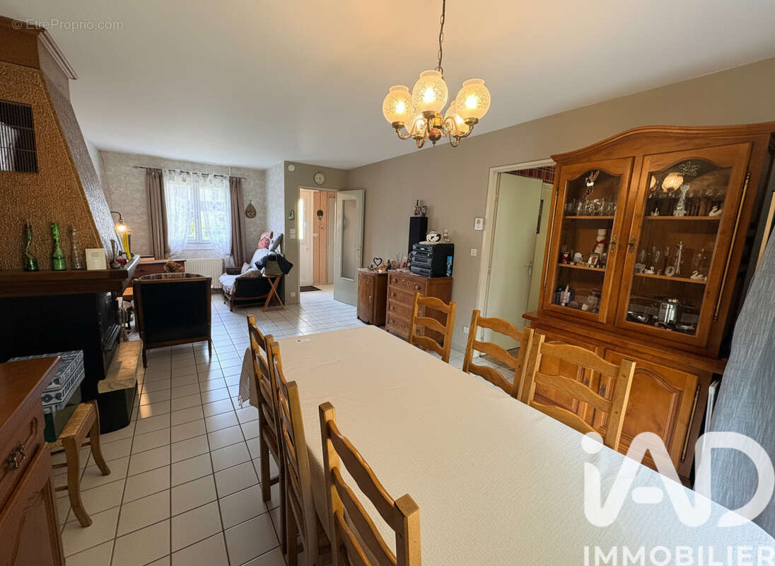 Maison 90 m² à Saint-Amand-Montrond  - photo 9