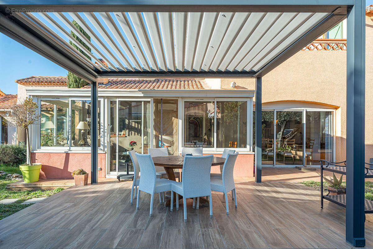 A VENDRE - Maison de plain pieds Coeur de Village T6 - Sausset-les-Pins avec garage - photo 3