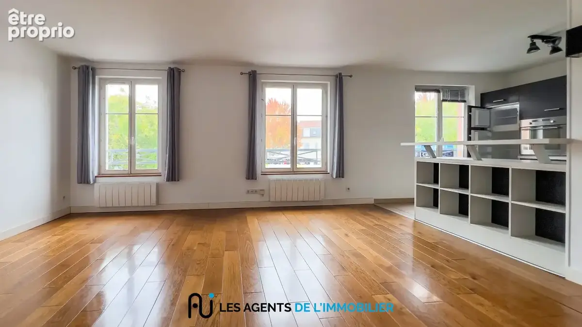 NANTERRE CENTRE-VILLE - Spacieux 3 pièces de 84 m² en hypercentre - photo 2