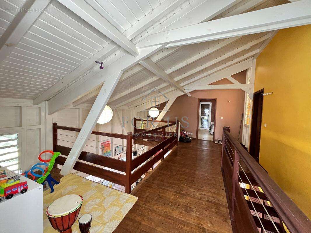 Maison à BAIE-MAHAULT