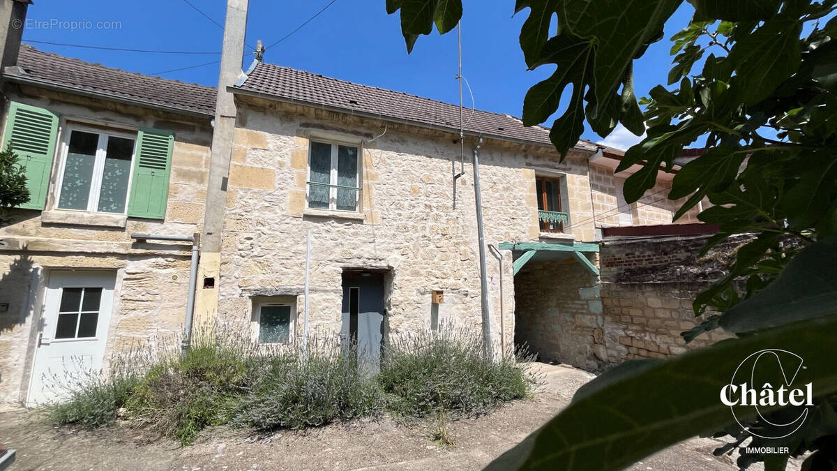 Appartement à SAINT-LEU-D'ESSERENT