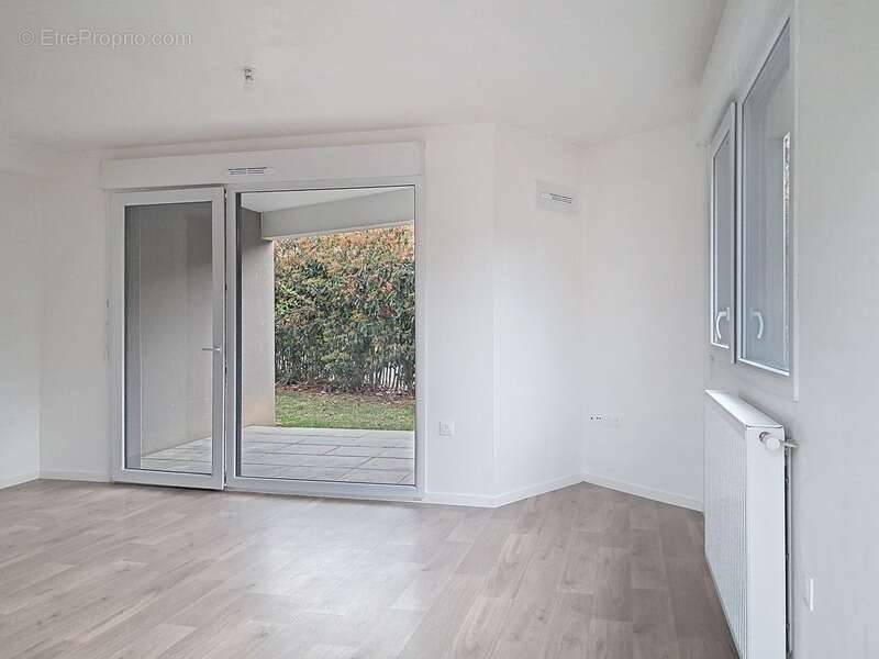 Appartement t3 de 62 m2 - avec jardin clos sans vis a vis de 86 m2 et garage fermé en sous-sol - 35200 rennes rue de nantes / 35 - photo 4