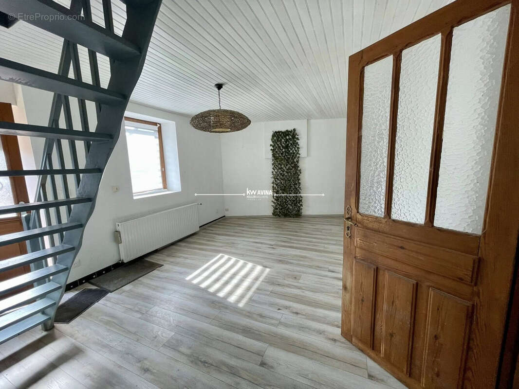 Maison 100 m² à Vicq  - photo 3