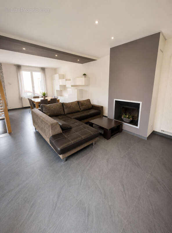 Maison rénovée de 120 m2   3 chambres, jardin et espace bureau à Marly - photo 2