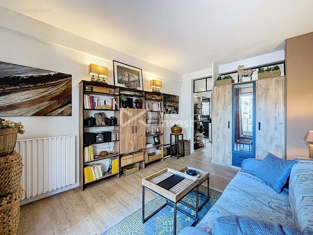 Appartement à PARIS-16E
