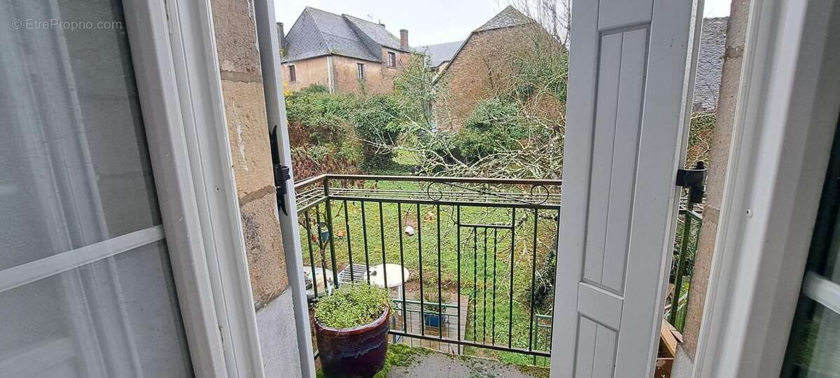 Appartement à JUILLAC