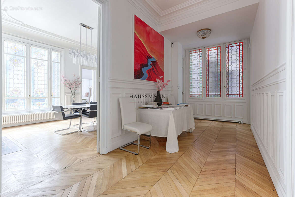 Appartement à PARIS-8E