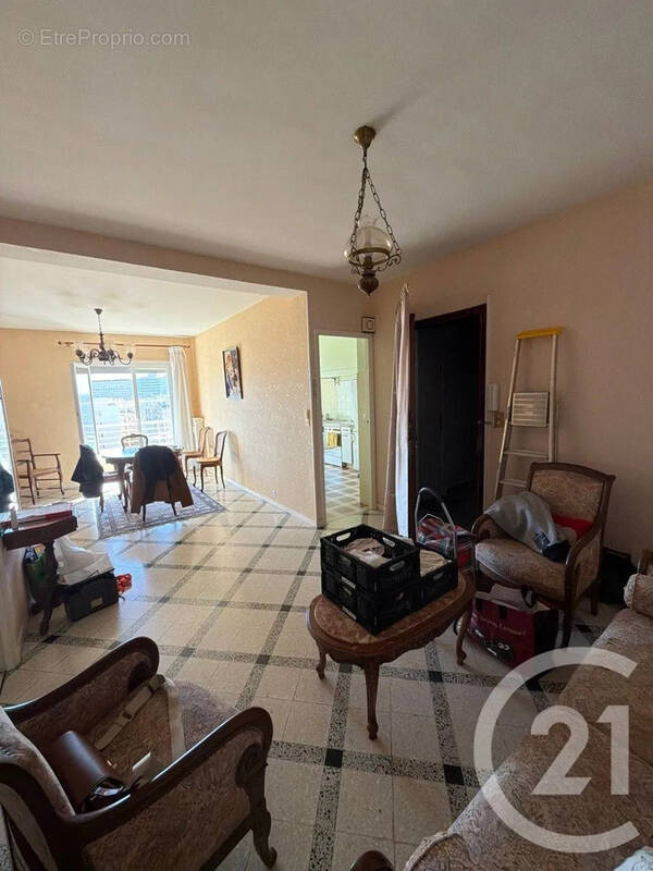 Appartement à MARSEILLE-5E