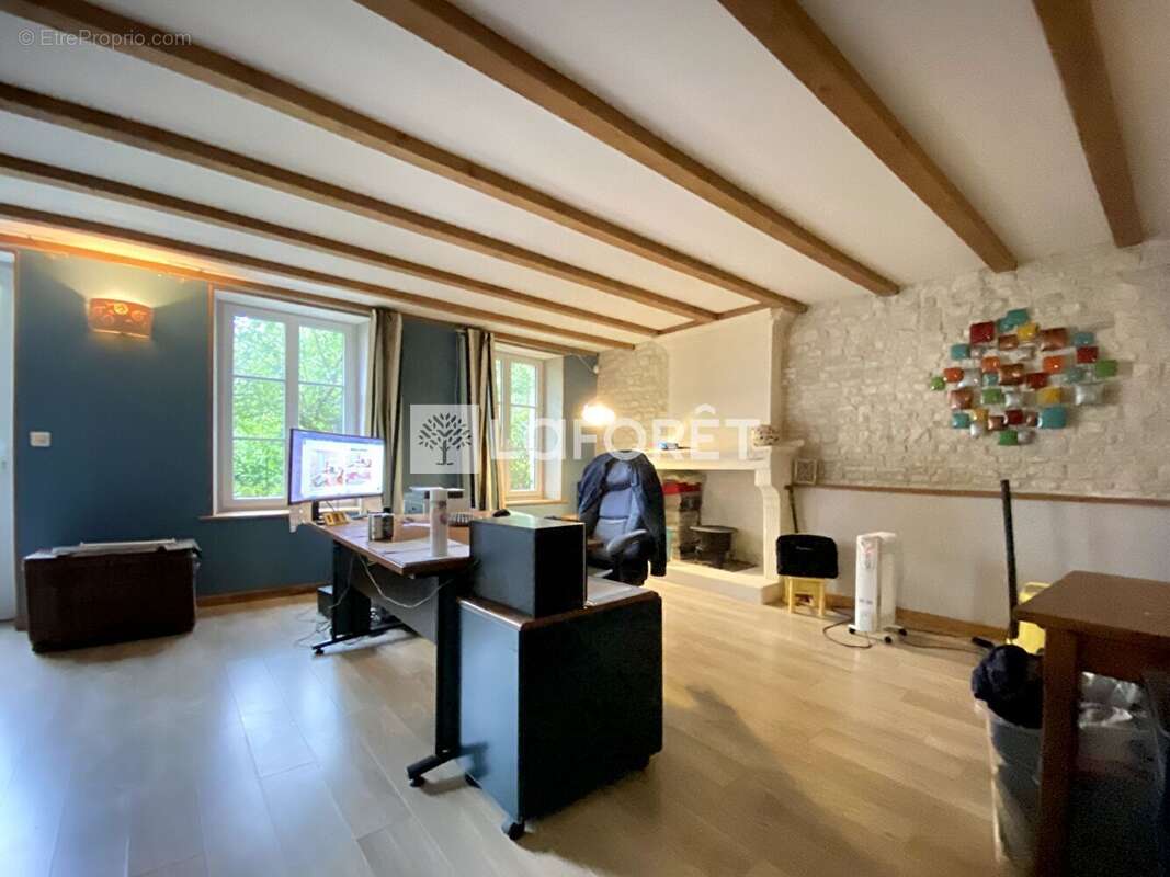 Maison à ASNIERES-LA-GIRAUD