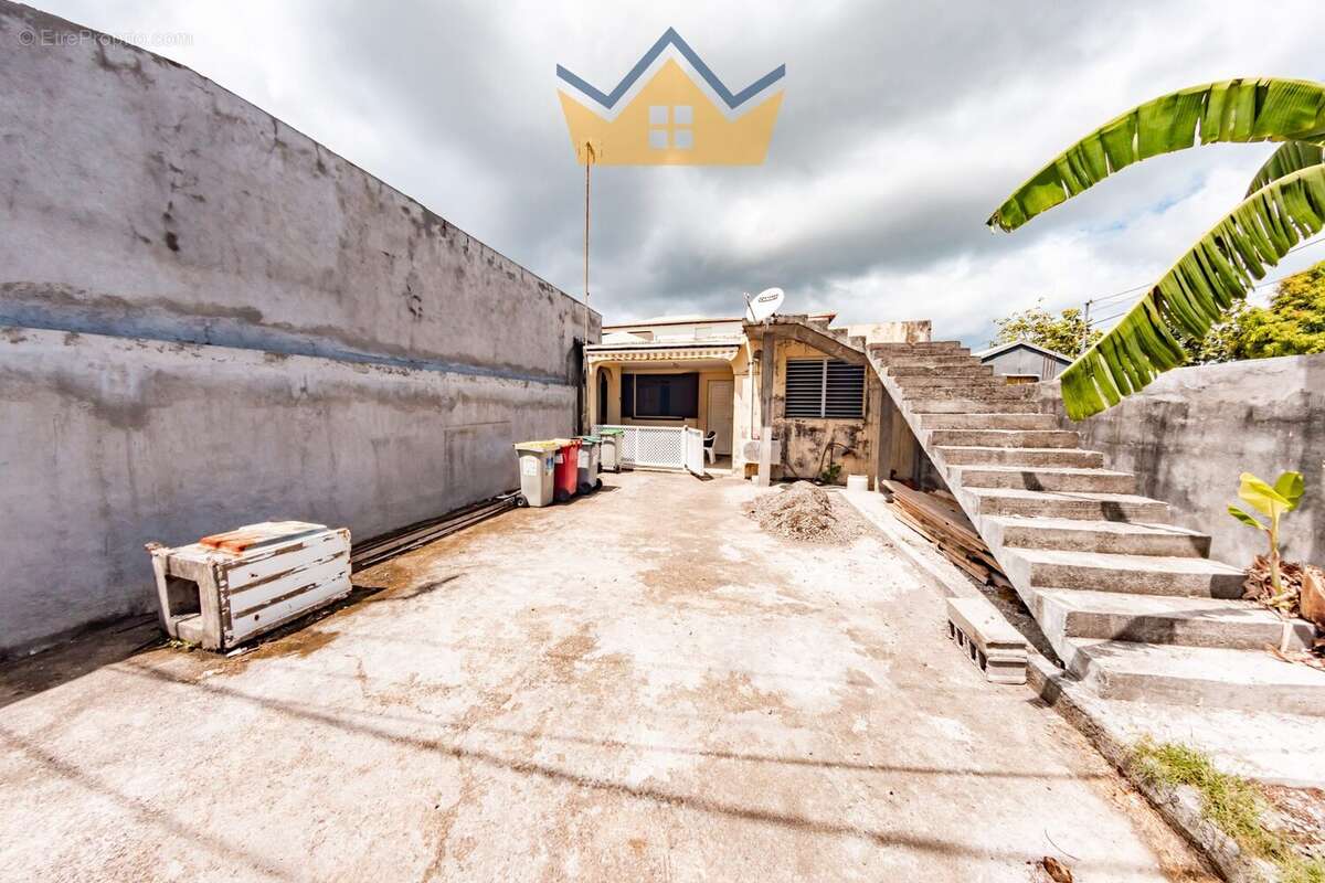 Maison 76 m² à Morne-A-L'eau  - photo 4