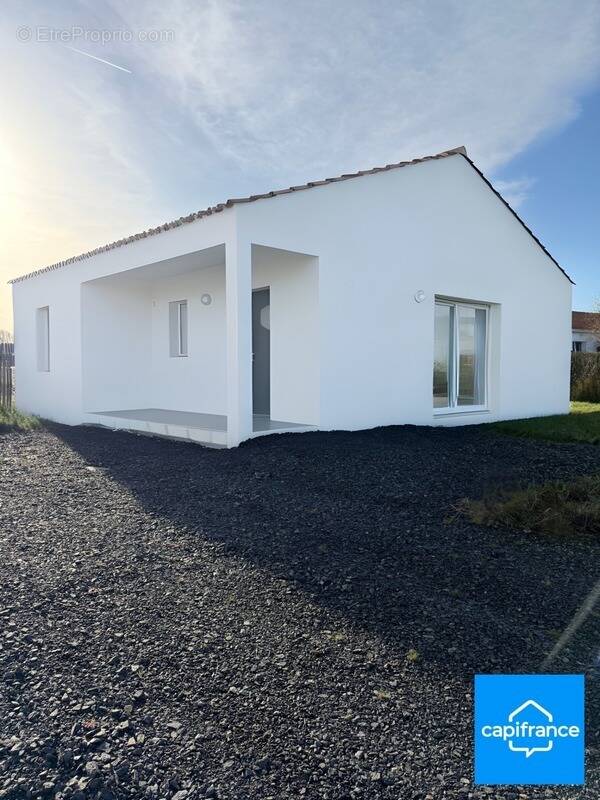 Maison à BEAUVOIR-SUR-MER