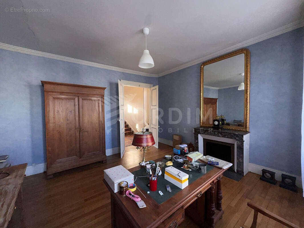 Maison à COSNE-COURS-SUR-LOIRE