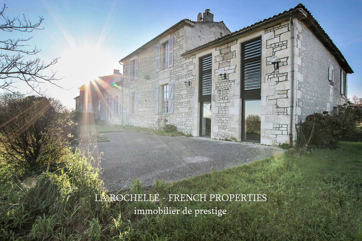 Maison à FONTENAY-LE-COMTE