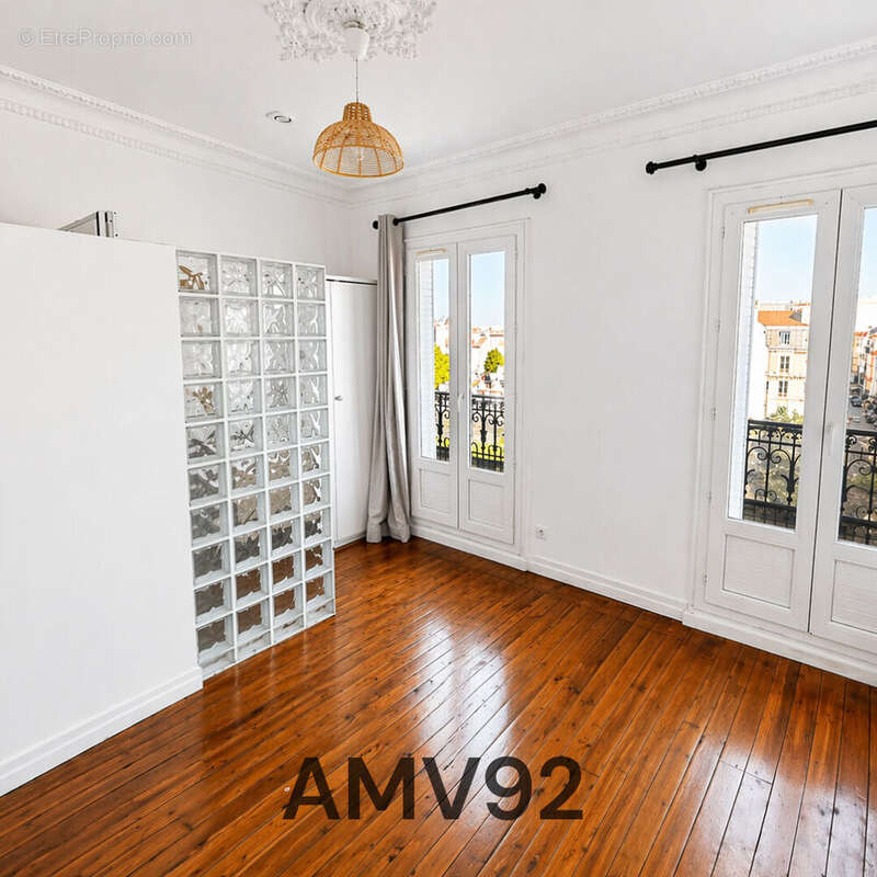 Appartement à LA GARENNE-COLOMBES
