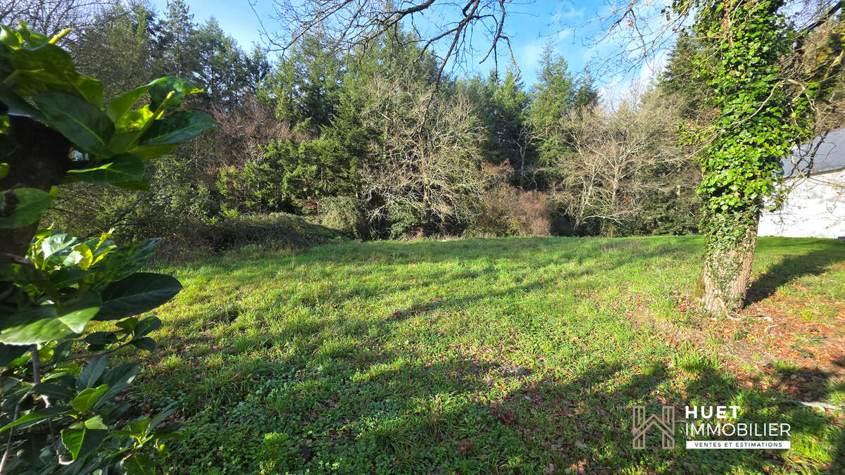 Terrain à LA CHAPELLE-BOUEXIC